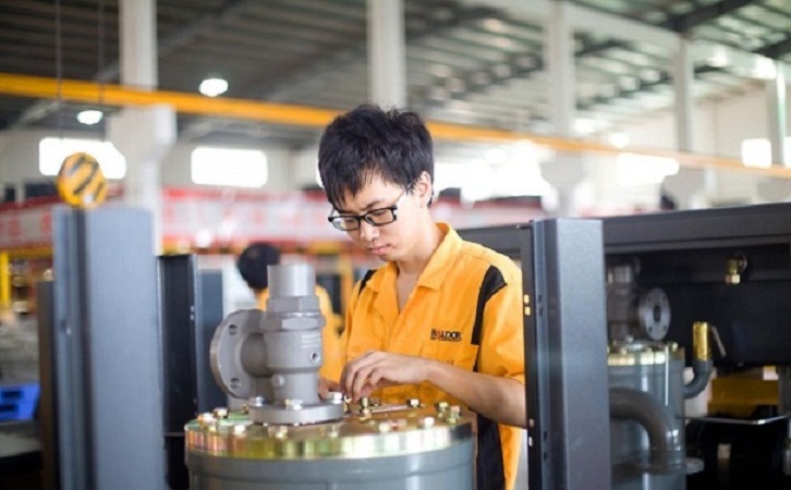 螺桿空壓機(jī)維修到底是采用哪種方式呢？